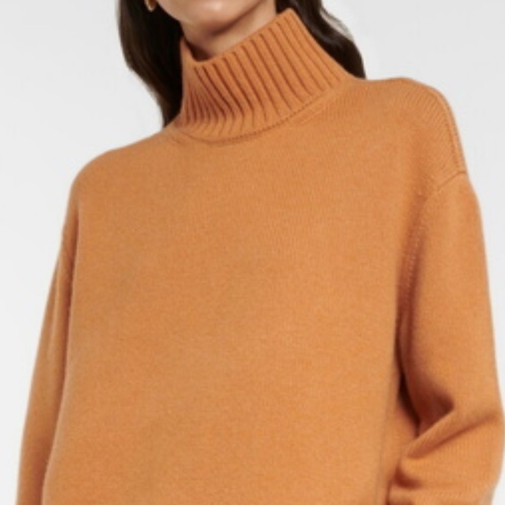 Weekend Max Mara 100% Wool Turtleneck Sweater
